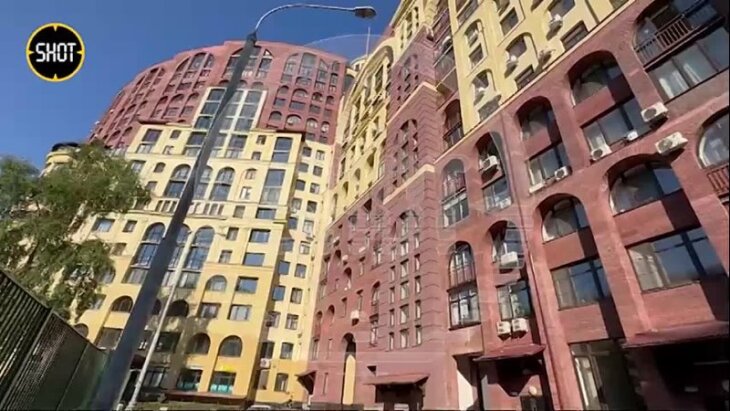 Самая дорогая квартира в москве стоит 3 млрд рублей фото. Квартиры за рубль в москве. Квартира за 15 тысяч в месяц. Квартиры за рубль в москве. Квартира за 1 рубль.
